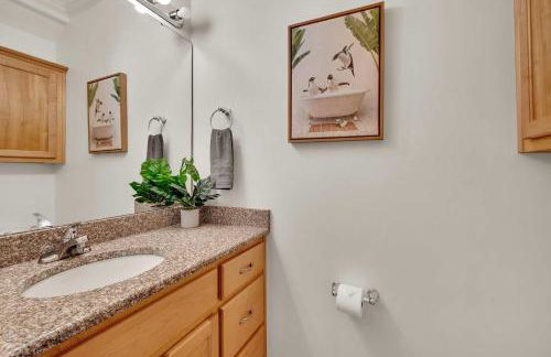 Cozy 2B Townhouse - King Bed - Foto 7