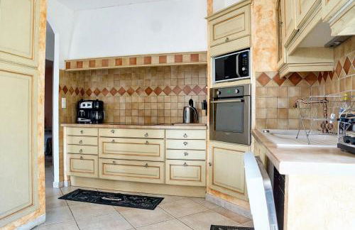 Spacieuse villa à Saint-Jean-du-Pin avec piscine privée - Foto 14