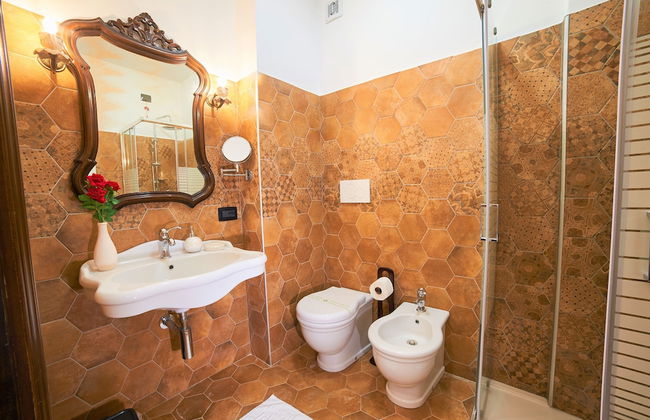 Villa on top of a Hill With an Enchanting View of Lake Bolsena - Foto 11