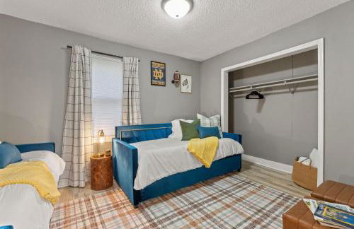 3BD Family Retreat - 4 Mins to UND - Yard Games - Foto 30