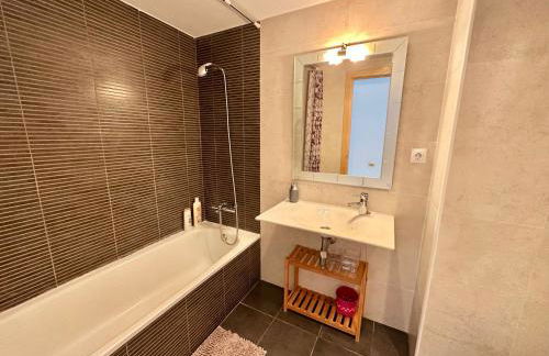 NEW! Apartamento con 2 piscinas, parque infantil, a 1 min de la playa - Foto 31