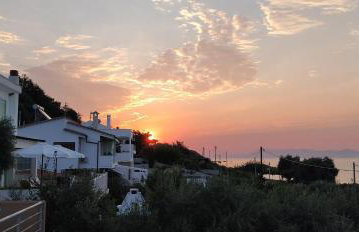 Δίπλα στο κύμα -Βeside the wave - Photo 35