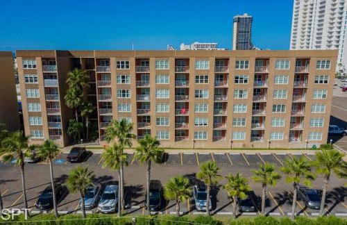 Luxe 1 Bedroom House with Pool - Gulfview II unit 410 - Photo 30
