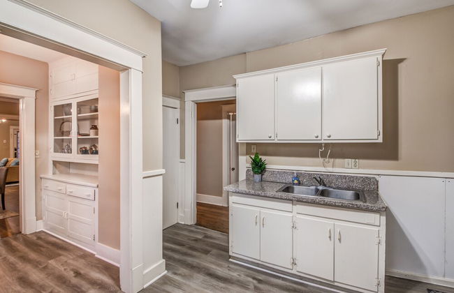 Bluemoon Bungalow 2 Units - Photo 13