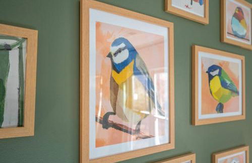 Color Pop Cottage Stylish 2BR with 2 Parking Spots - Foto 47