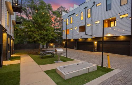 CHARM Near Broadway in Walkable 8th Ave S - Foto 40