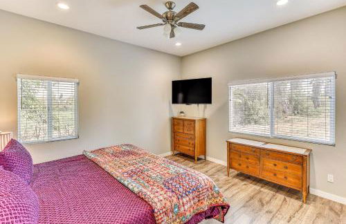 Peaceful Riverside Home with Patio, 7 Mi to Downtown - Foto 11