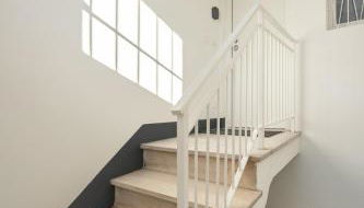 Avelli Pia Fourth Floor with 2 Bathrooms - Florence Charming Apartments - Delightful and bright 4rd-floor apartment without elevator, overlooking one of Florence's most beautiful squares, Exceptionally located for exploring the city - Foto 2