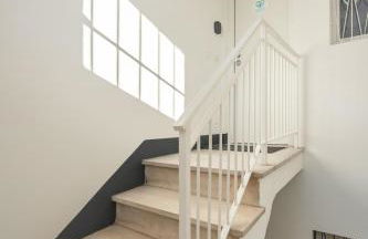 Avelli Pia Fourth Floor with 2 Bathrooms - Florence Charming Apartments - Delightful and bright 4rd-floor apartment without elevator, overlooking one of Florence's most beautiful squares, Exceptionally located for exploring the city - Foto 2