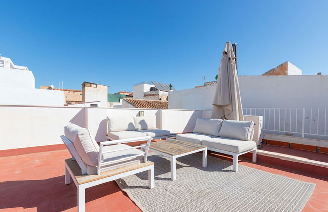 Maria Tubau in M Laga - Foto 1