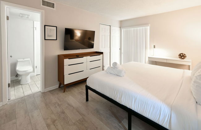 Artrageous on the river By RocketStay - Photo 73