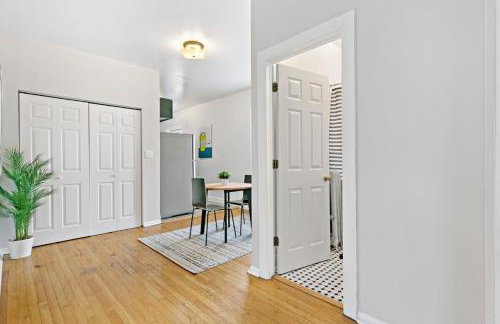 1BR Apartment in Rogers Park with King Bed - Lunt 2E - Foto 7