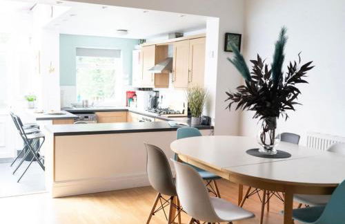 No24Sandbach - Home from Home - Exclusive Dog Friendly House & Garden - Photo 39