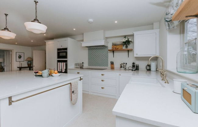 Hayward House Hot Tub Large Garden - From 1100 Per Night - Foto 19