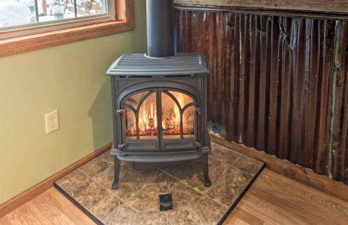 Lakefront Deer River Apt with Dock, Fire Pit and Patio - Foto 7