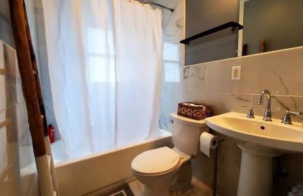 The Blue Sapphire 2BR 2 King beds & ample backyard - Foto 21