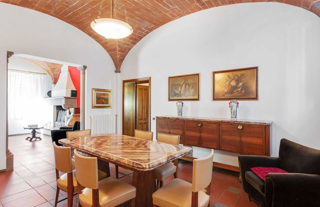 Empoli Villa With Private Pool - Photo 24