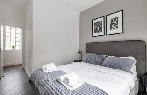 Luxury 2 Bedroom Apartment near London Bridge Sleeps 6 - Photo 21