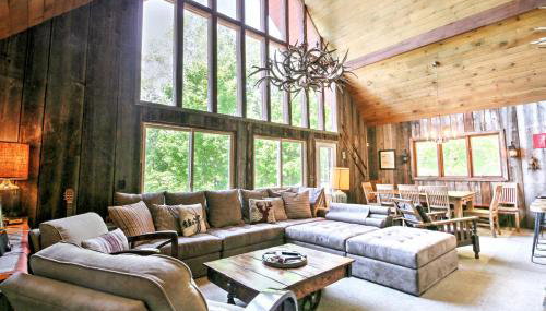 East Burke House with Deck Less Than 3 Mi to Kingdom Trails! - Foto 3