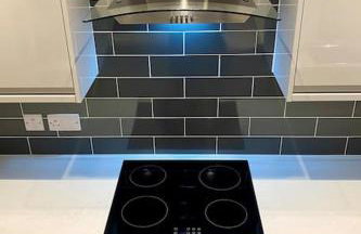 Spacious home with panoramic sea view, free parking EV & large garden - Photo 16