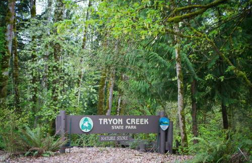 Private Daylight Basement - Near Downtown & Lake - Foto 22