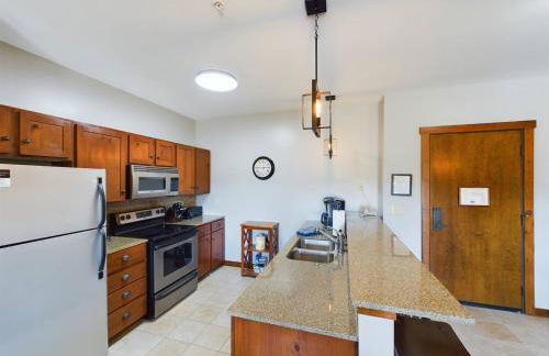 Soaring Eagle Ski-in - Ski-out Condo with Hot Tubs - Foto 3