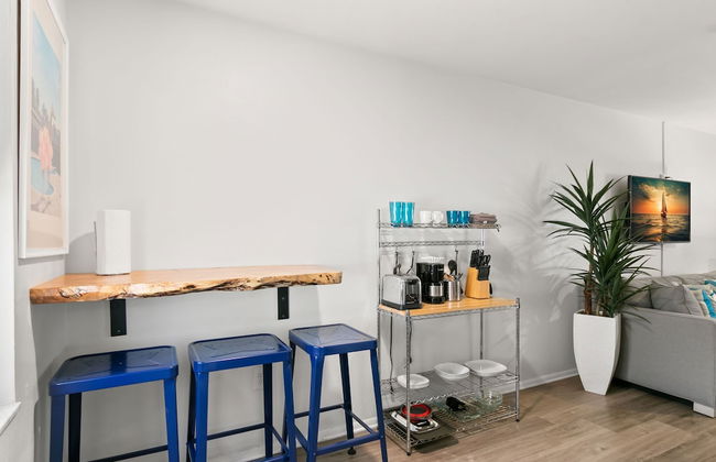 Studio w/ King Bed Heated Pool, Steps to Beach! - Foto 18