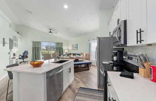 Single-Level Home w Heated Pool & 9MI to Disney - Photo 37