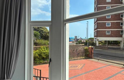 A-N-G Apartments - Parking EV 22kW by the Beach, Canoe Lake & South Parade Pier - Foto 4