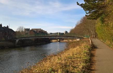 Apartment with Outside Patio and Car Space - Foto 25