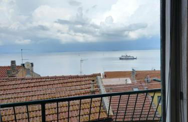 Bilocale in centro con vista mare - Foto 30