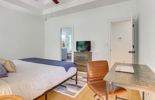 Black Mountain Hideaway with Hot Tub and Pool Table! - Foto 11