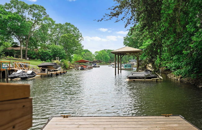 Making Waves by Avantstay Sleeps 20 + Pool - Foto 8