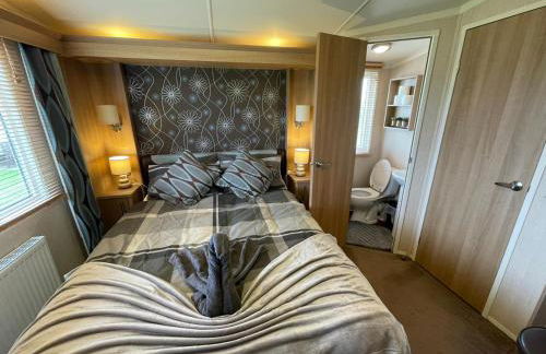 Millfields Holiday Park - Diamond Deluxe - Coastal Caravan Breaks - Foto 11