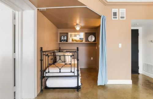 Pool, Walk Restaurants plus Bars on Famous Music Row - Foto 24