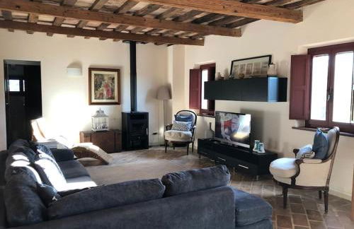 Casa San Pietro, restored farmhouse with pool - Foto 63