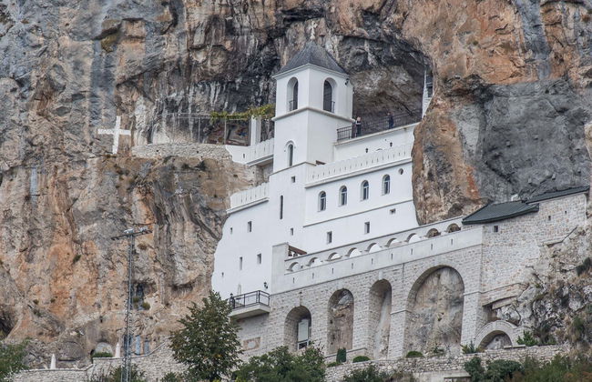 Excursão ao mosteiro de Ostrog - Foto 1