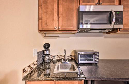 2 Blocks to Light Rail Denver Unit with Kitchenette - Foto 9