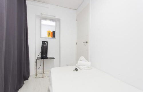 Black&White Apartment, minimum stay 30 nights, by PriorityVillas - Photo 8