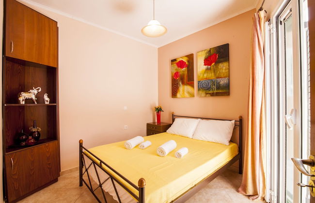 Marathias Luxury House near Beach - Photo 2