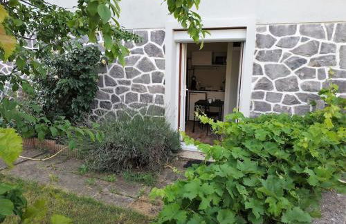 Grand Studio avec jardin et entrée privative à noter réservations de 3 nuits minimum - Foto 1