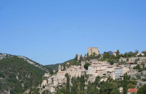 A beautiful 2 persons studio in a chateau with swimming pool - Foto 71