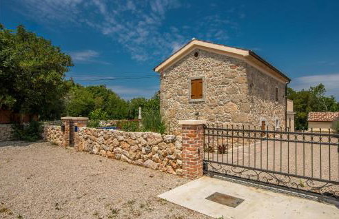 Stunning Home In Svet Vid Dobrinjski - Photo 16