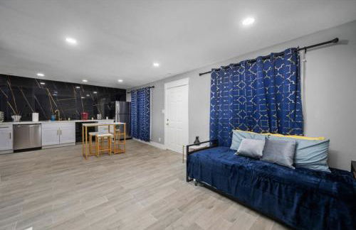 Chic Stay with Free Parking and Fast WiFi - Foto 5