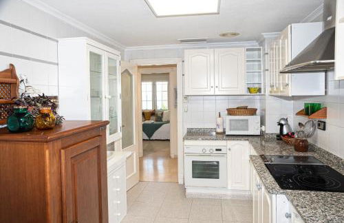 Vistas Increíbles y Confort en 1ª Línea de Playa - Photo 31