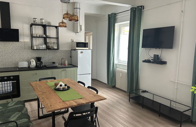 Diamond Astoria 4, Quiet Apartment - Photo 17