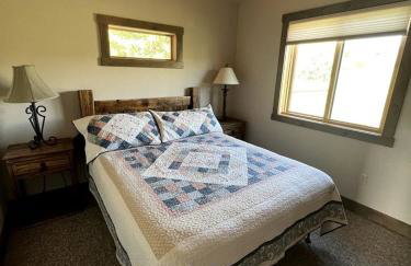 Charming Cabin with Mountain Views Near Madison River in Ennis, Montana - Foto 5