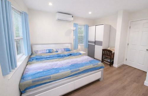 Brand new private Home with Yard free parking, near Ontario airport - Foto 7