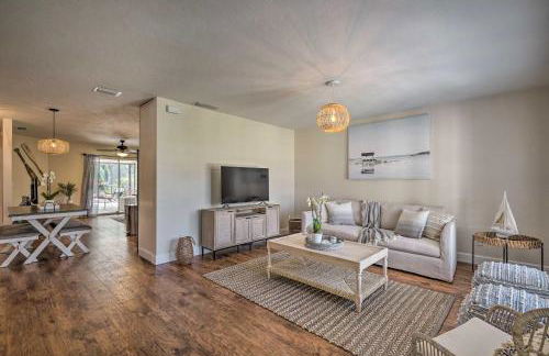 Naples Oasis with Screened Pool, Bike to Beach! - Foto 6