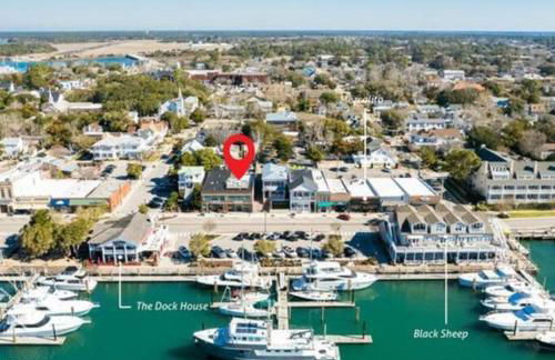 Why Knot Getaway…Rooftop with WaterView! Unit E - Foto 8